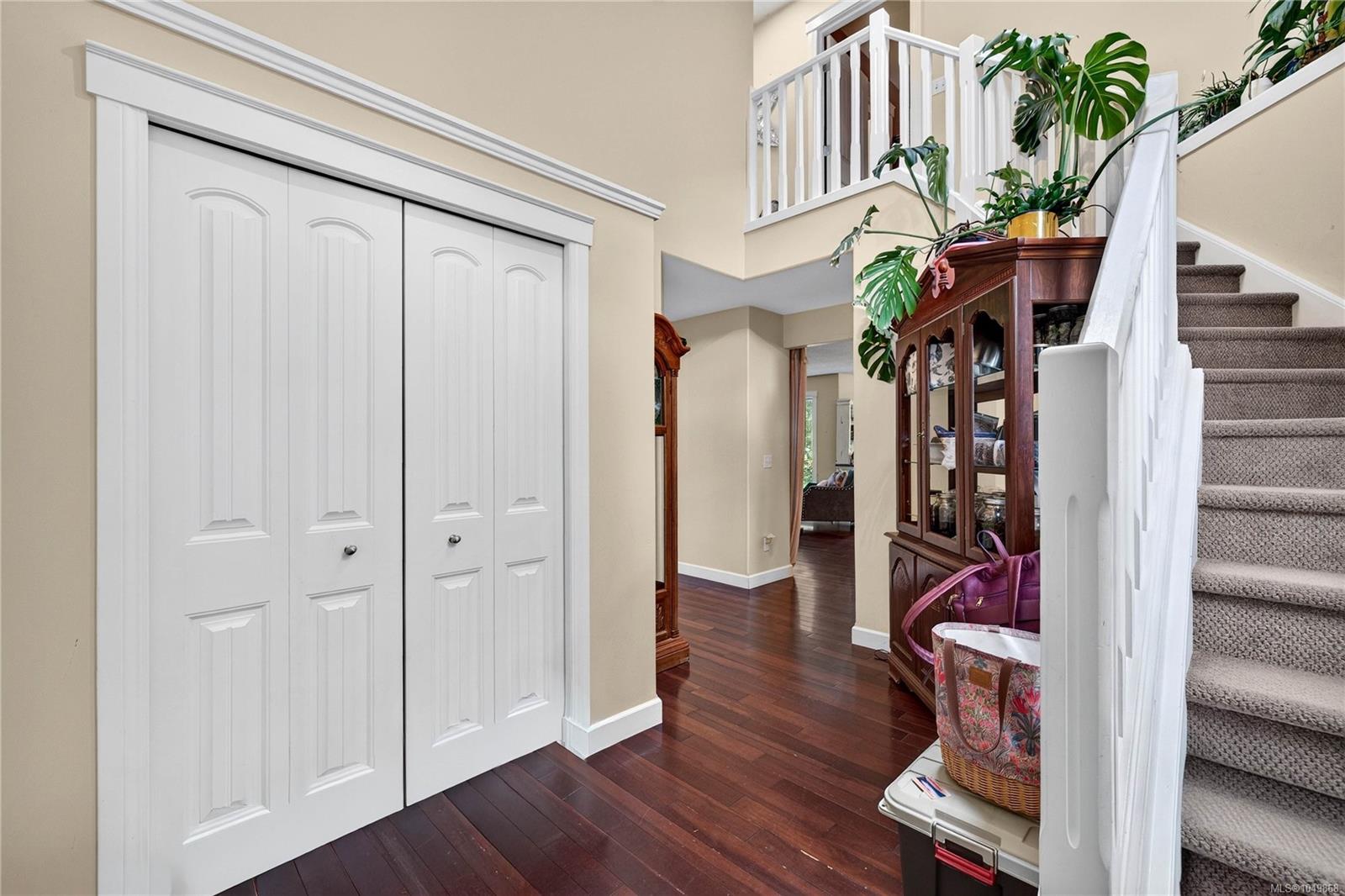 135 Pine Pl