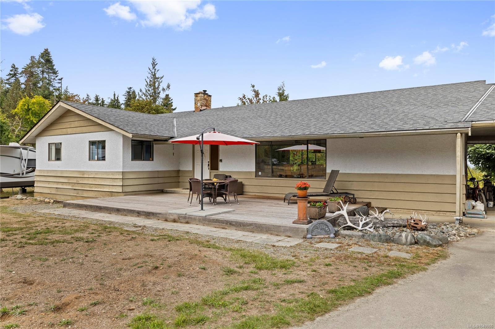 899,875 Andreef Rd