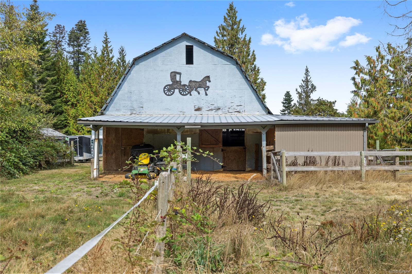 899,875 Andreef Rd