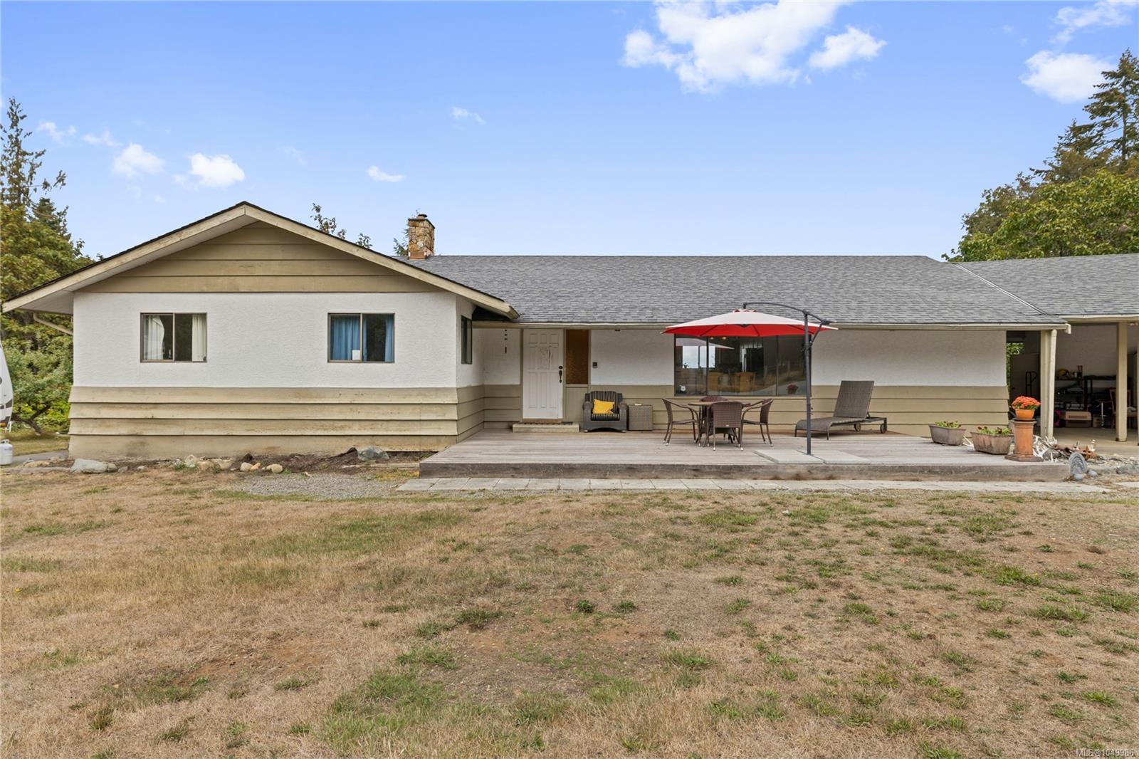 899,875 Andreef Rd