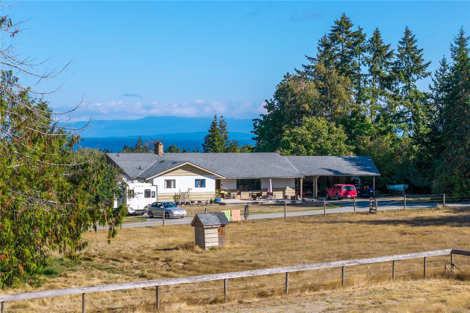 899,875 Andreef Rd