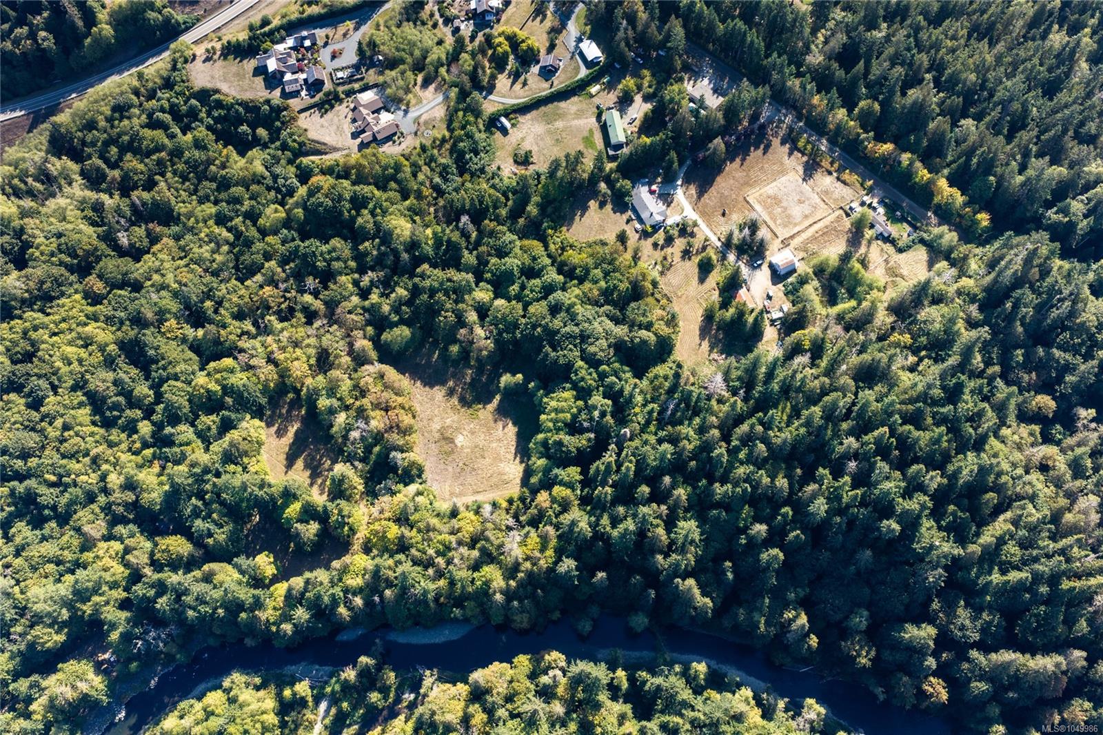 899,875 Andreef Rd
