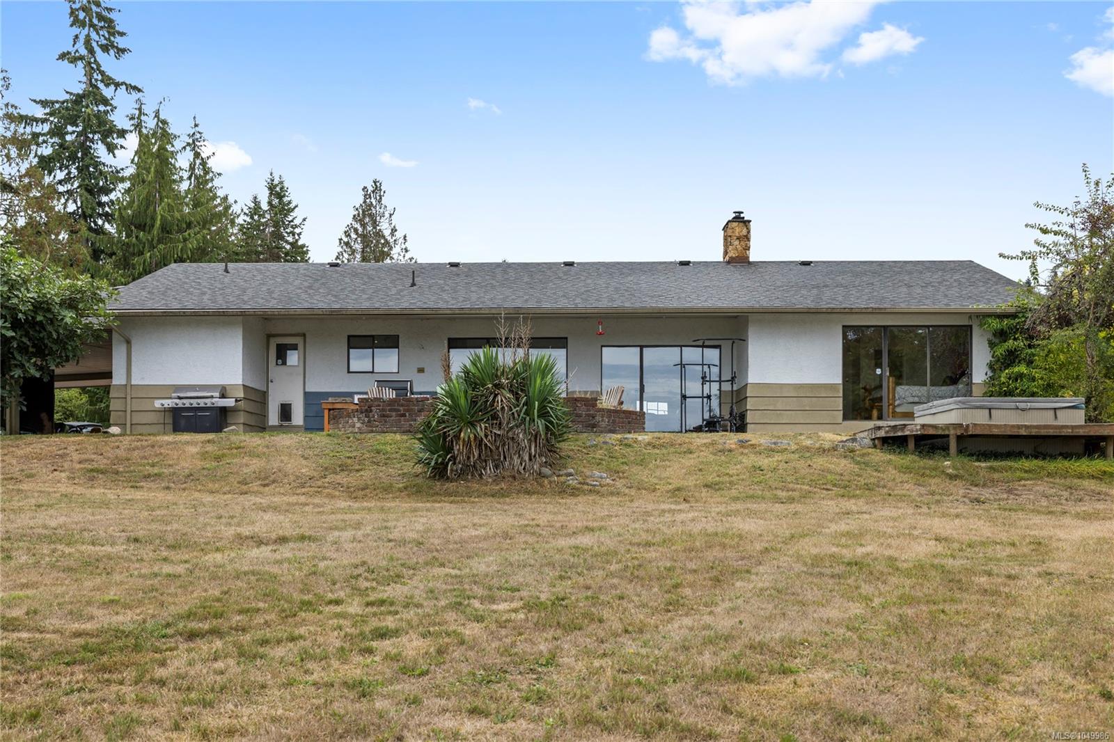 899,875 Andreef Rd