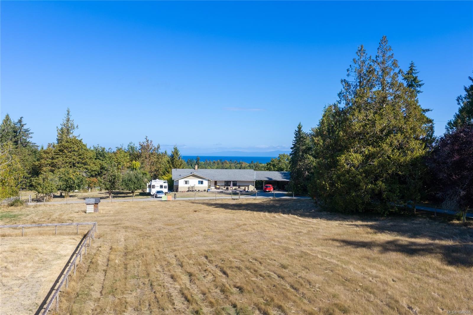 899,875 Andreef Rd