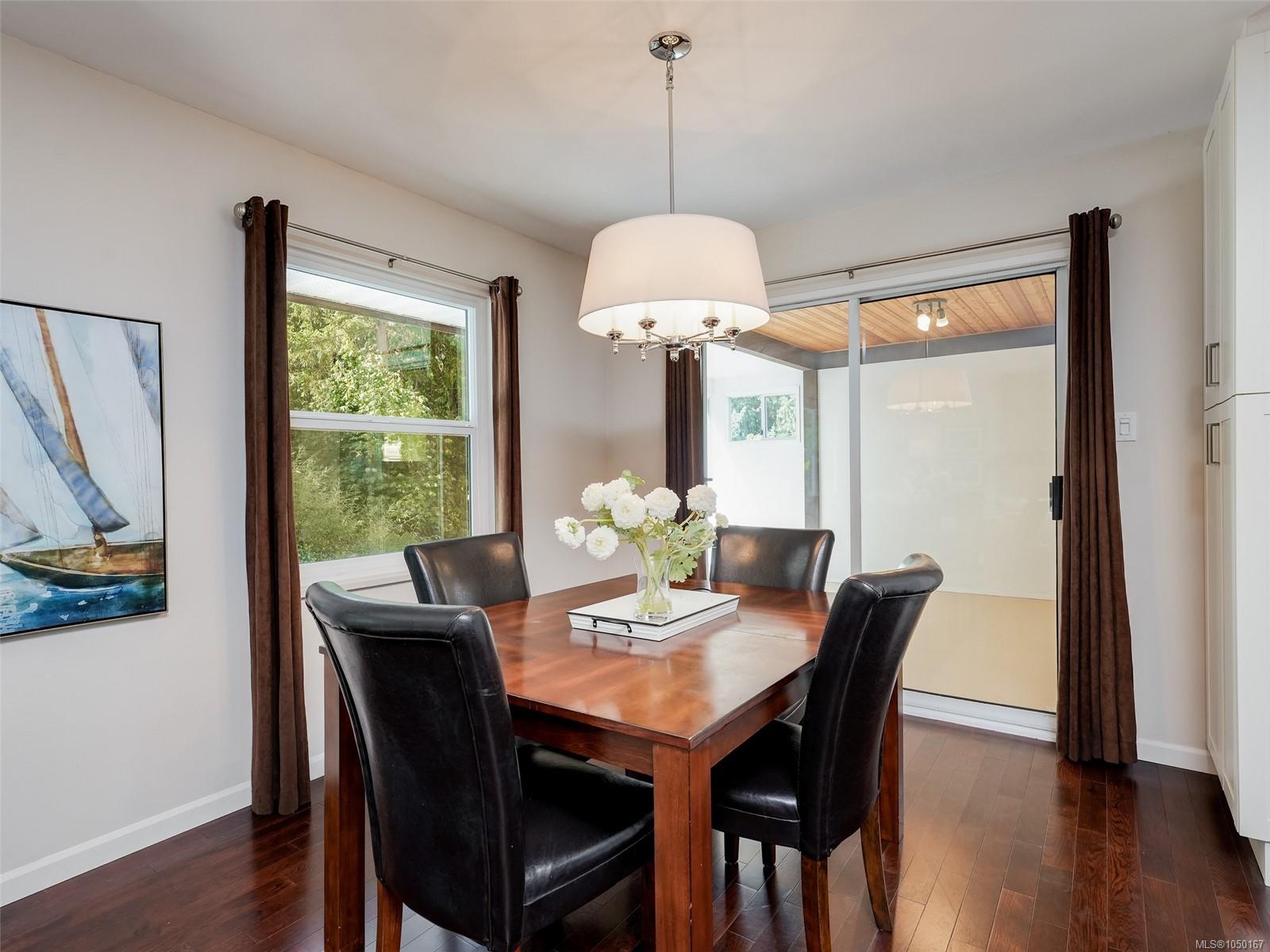 4290 Eastridge Cres