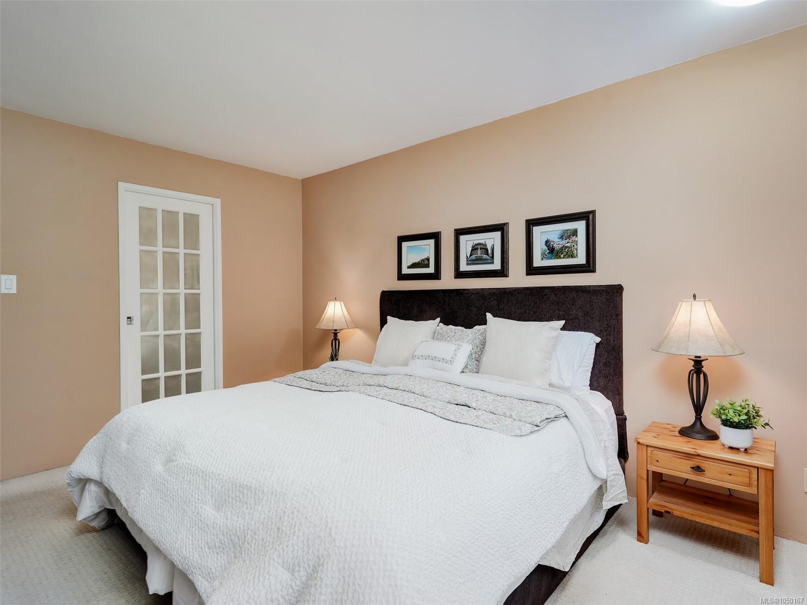 4290 Eastridge Cres