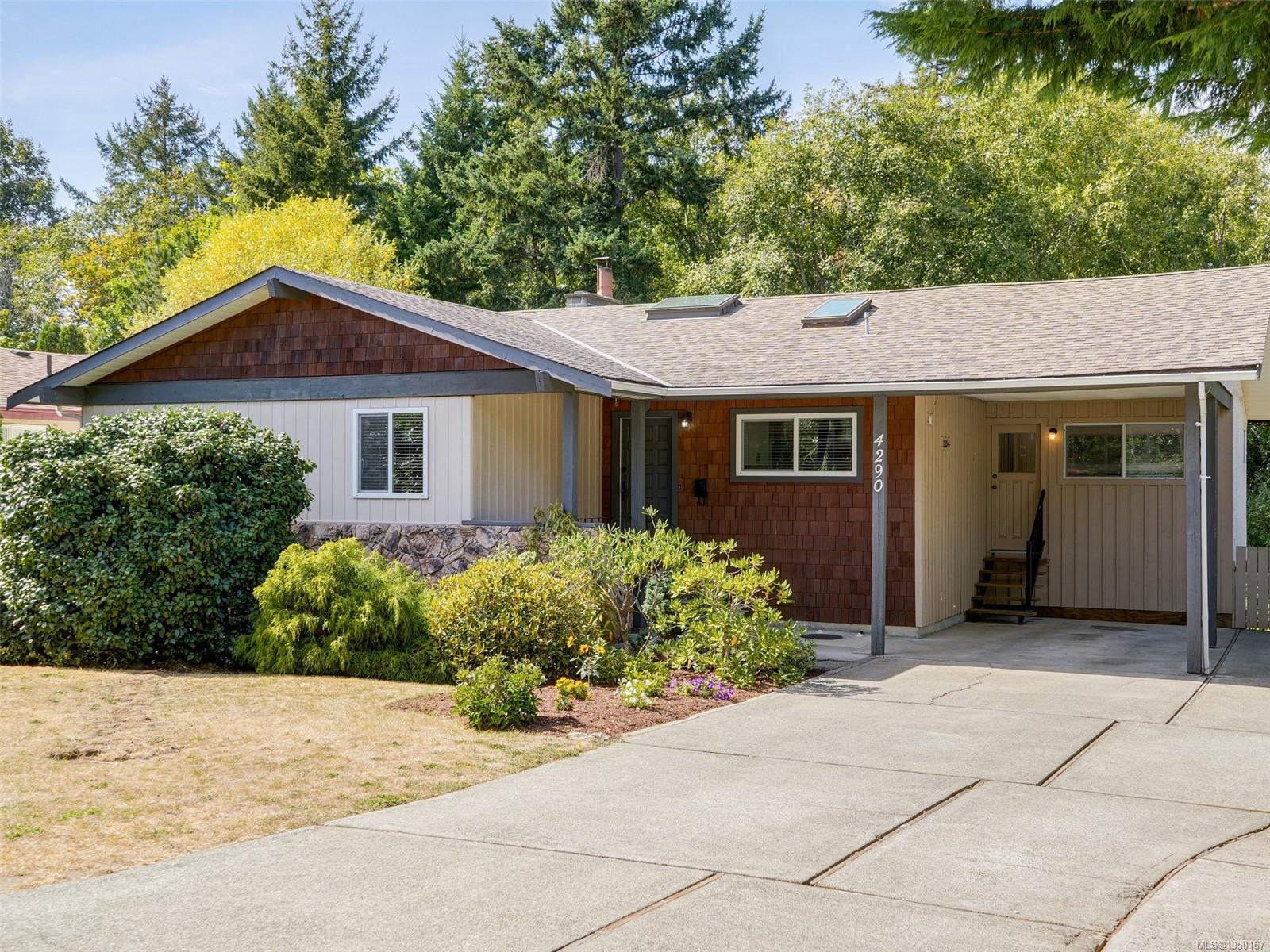 4290 Eastridge Cres