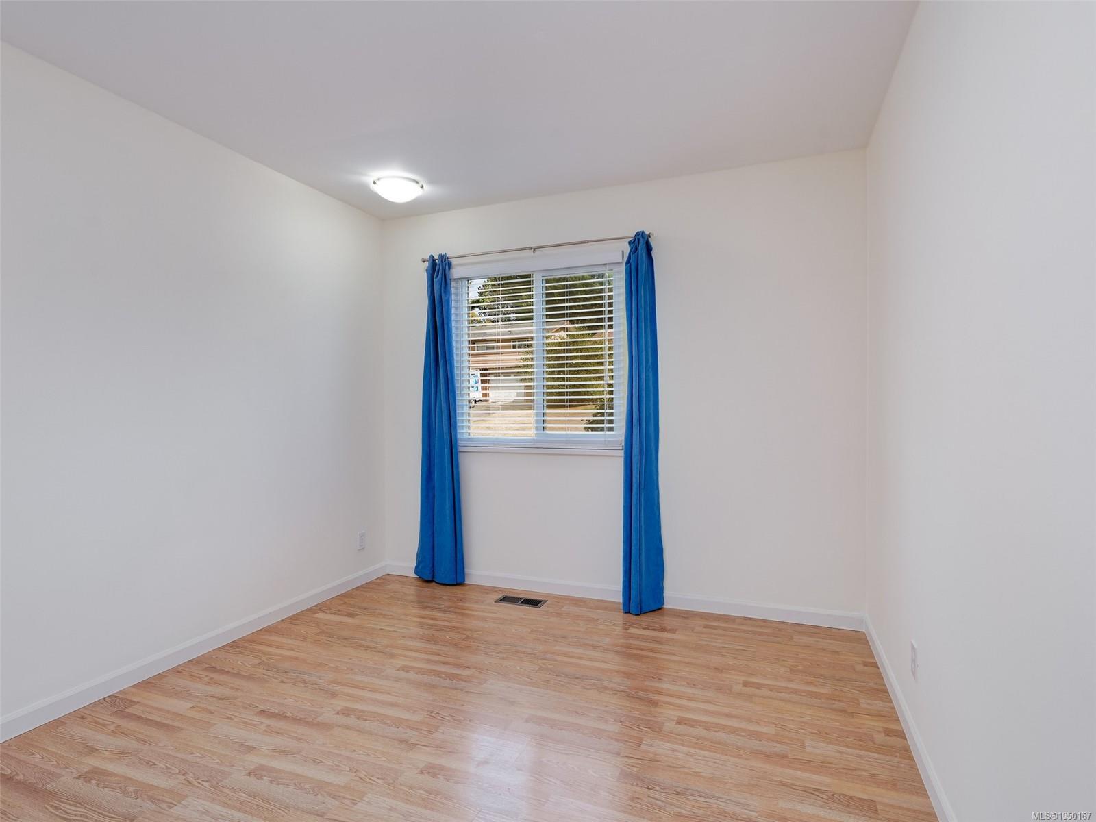 4290 Eastridge Cres