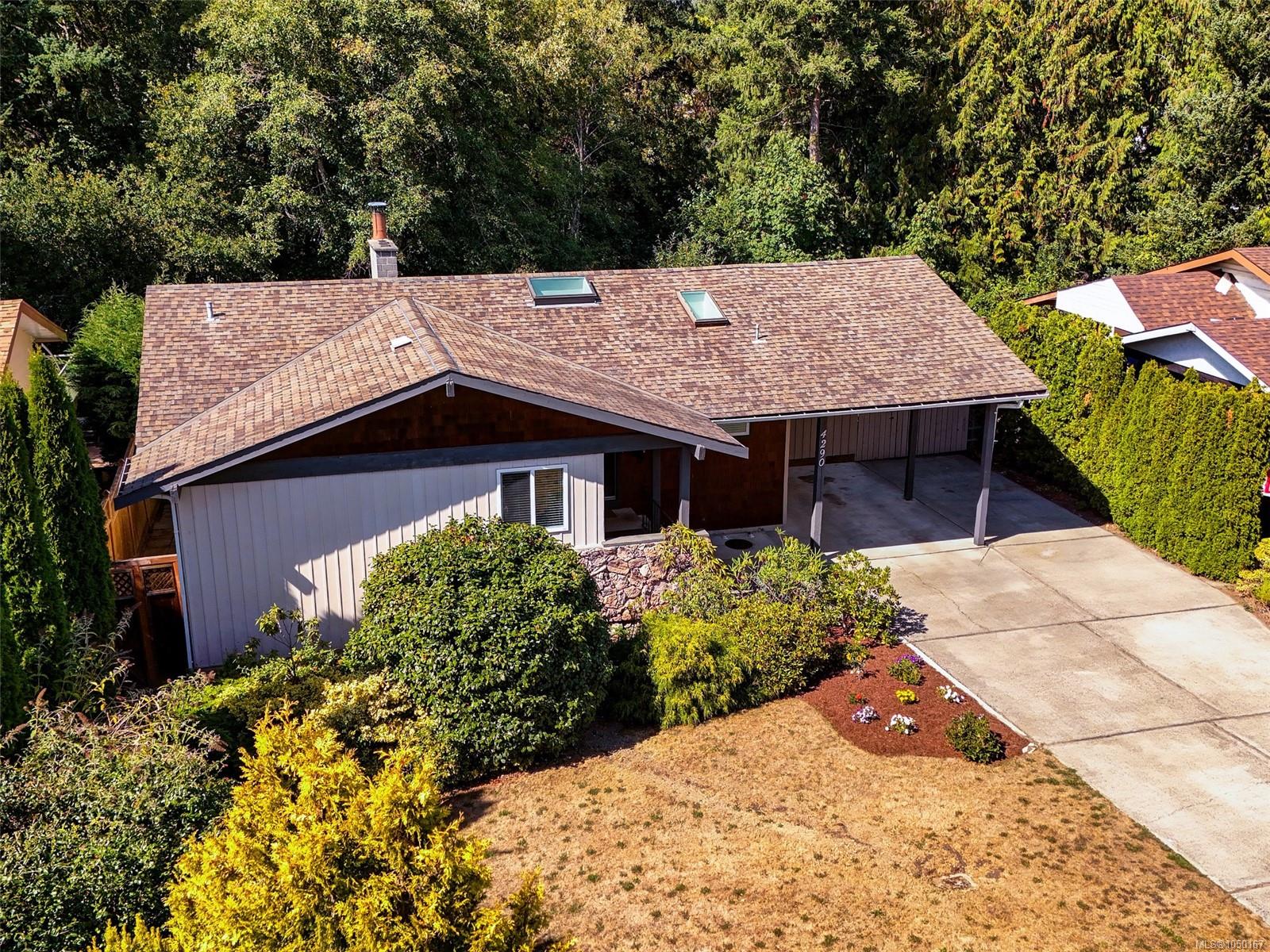 4290 Eastridge Cres