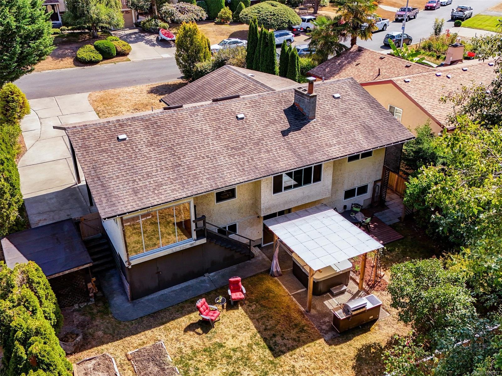 4290 Eastridge Cres