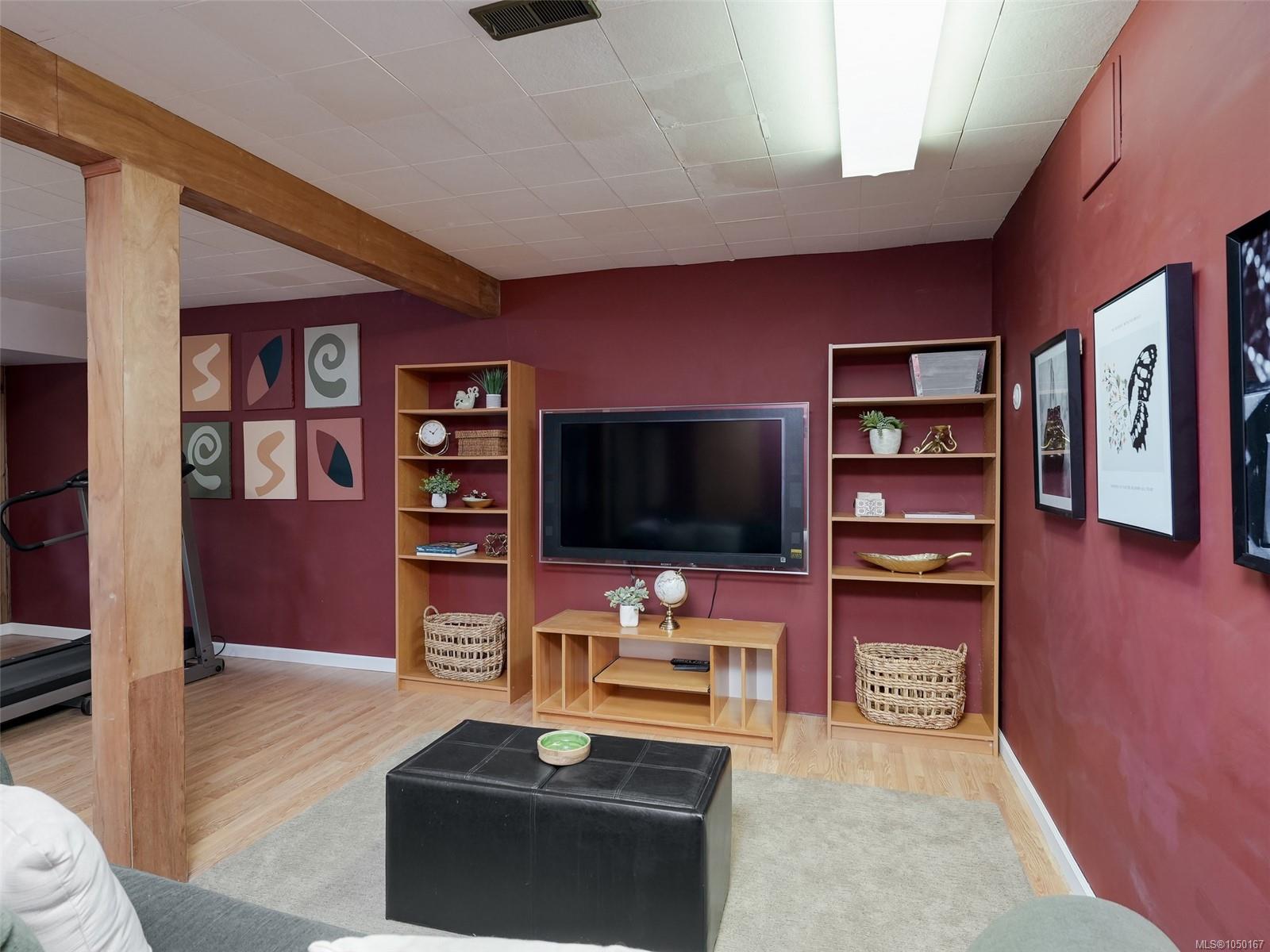 4290 Eastridge Cres