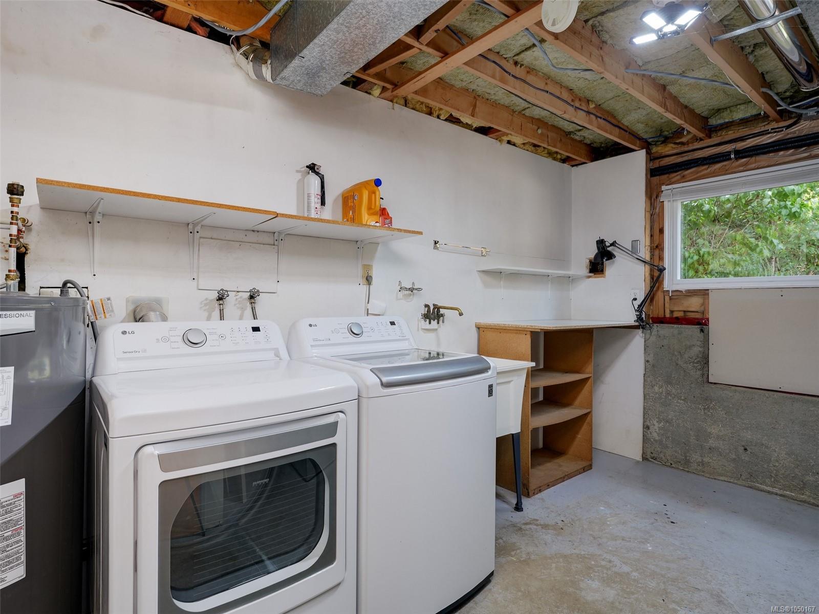 4290 Eastridge Cres