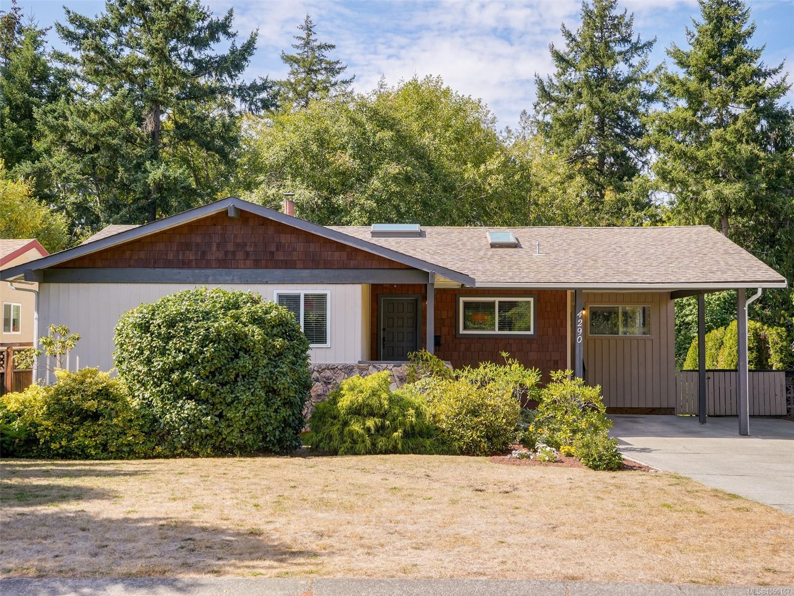 4290 Eastridge Cres