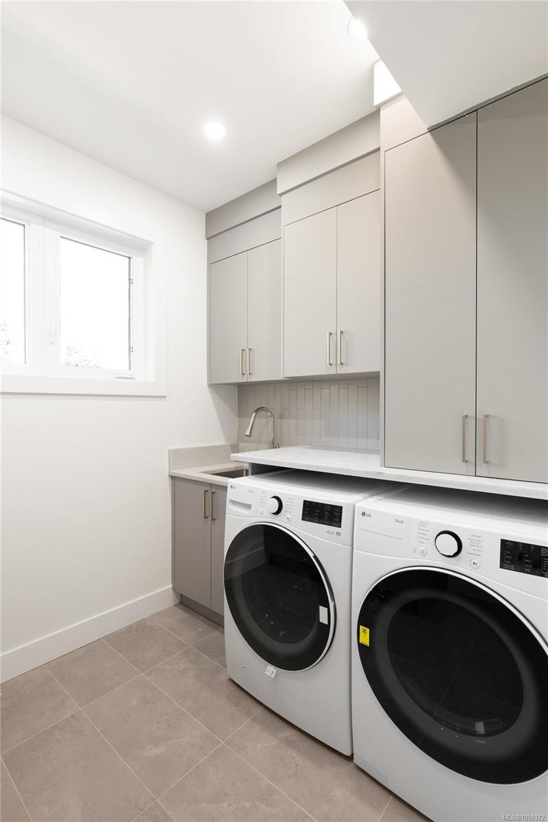 2294 Gail Pl