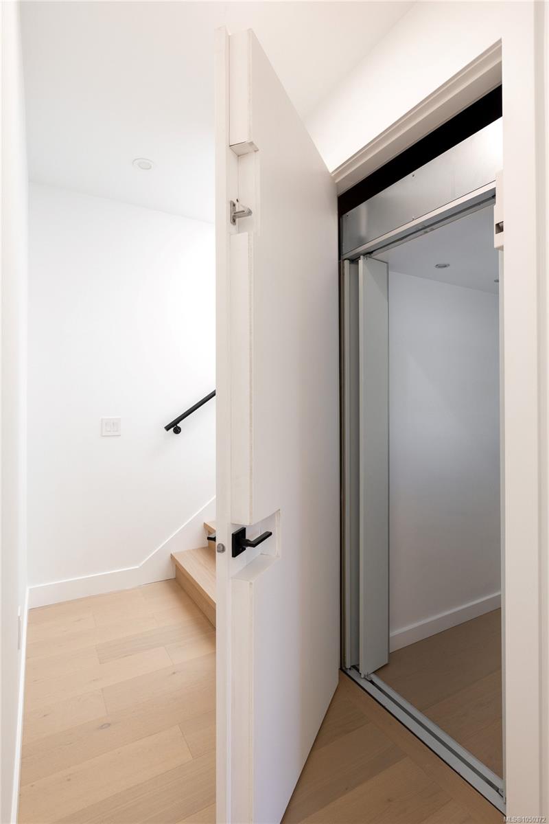 2294 Gail Pl