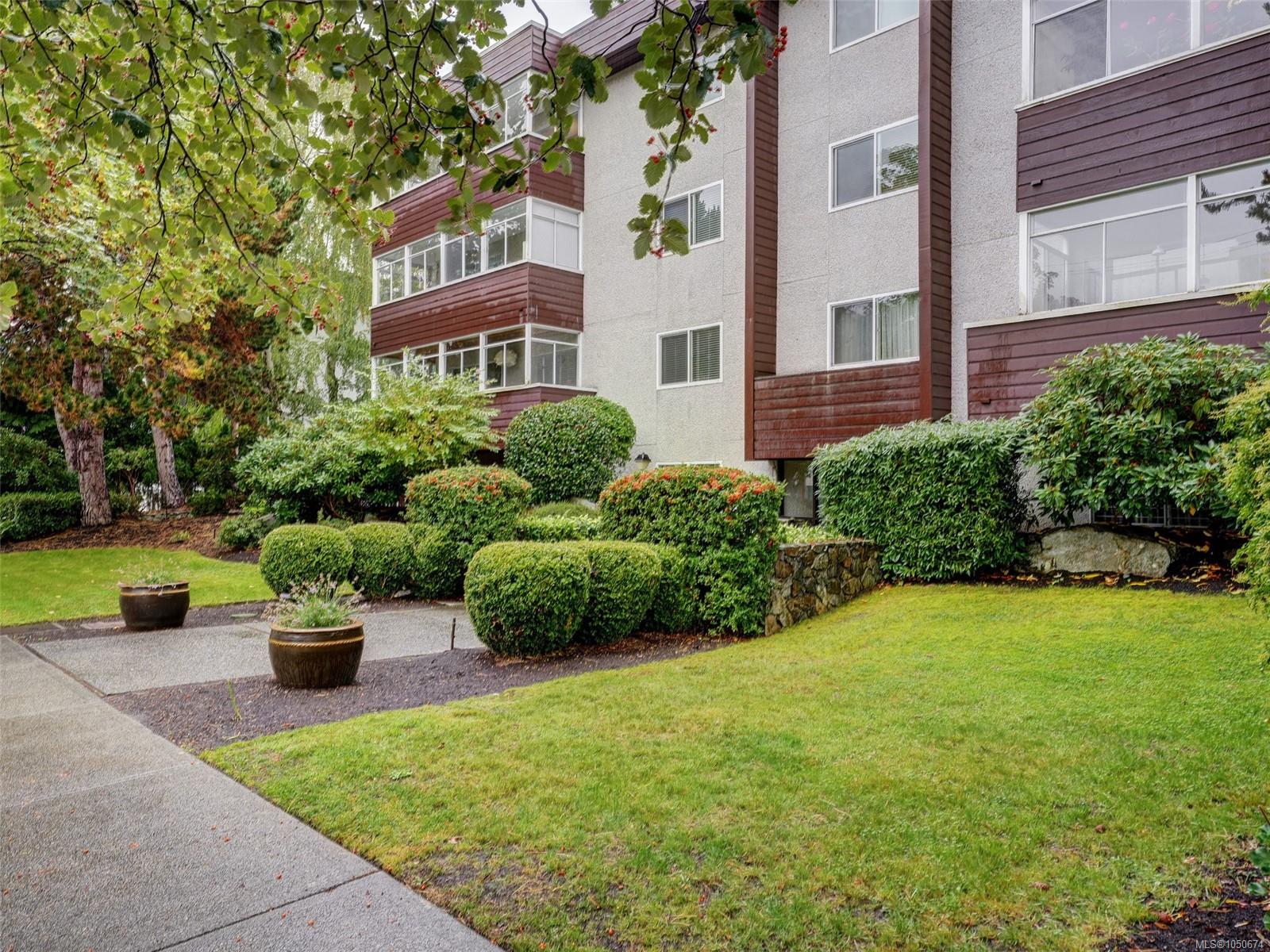 1019 McClure St #403