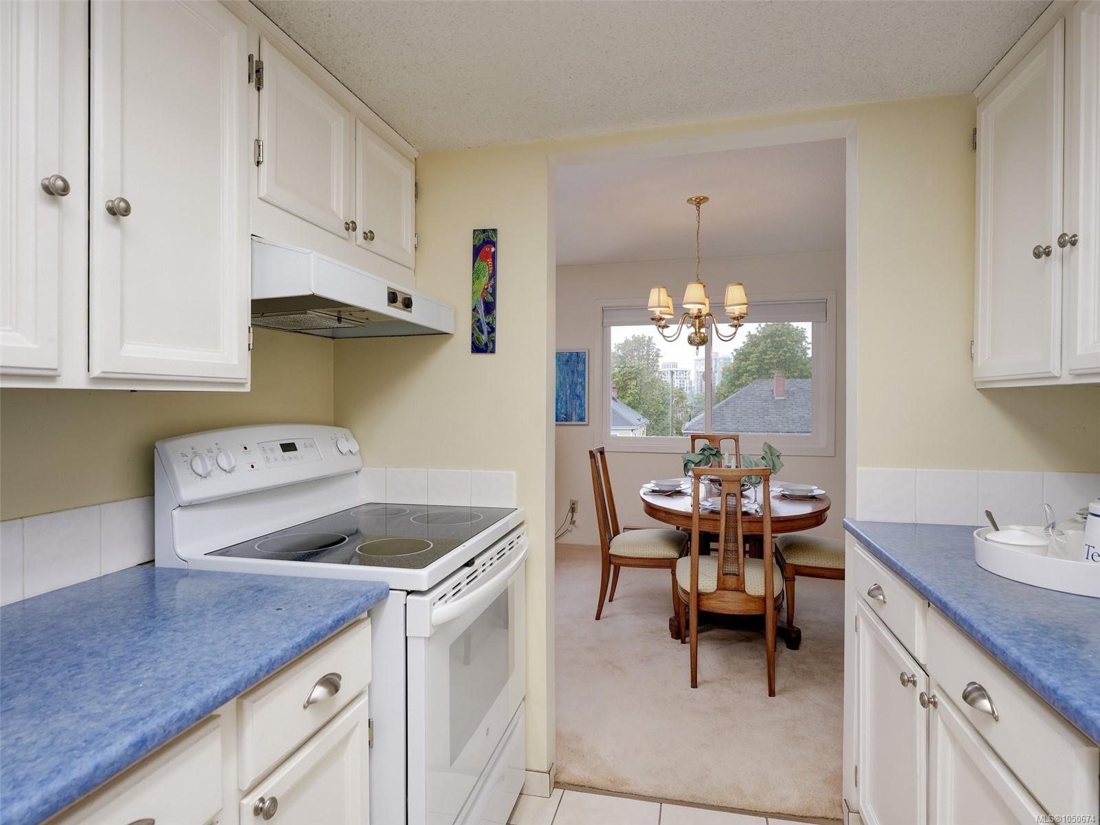 1019 McClure St #403