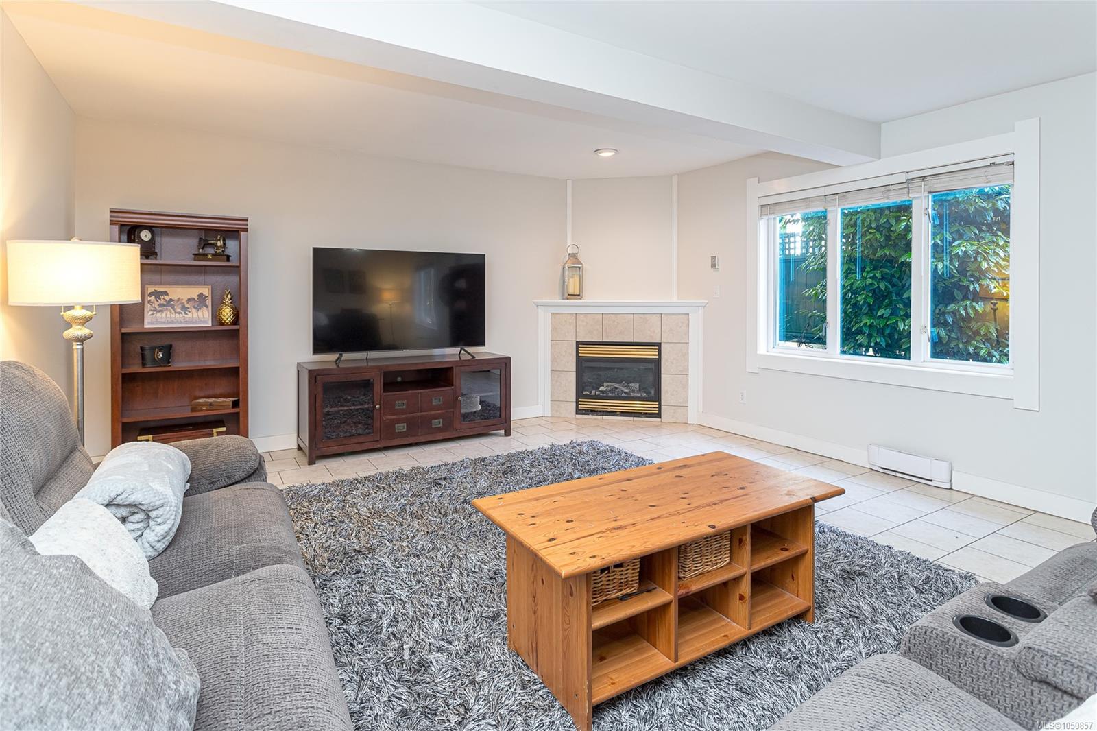875 Richmond Ave