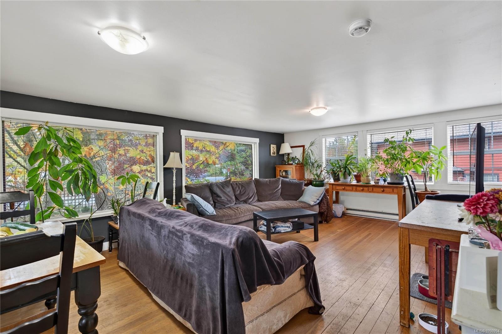 129 Hereford Ave