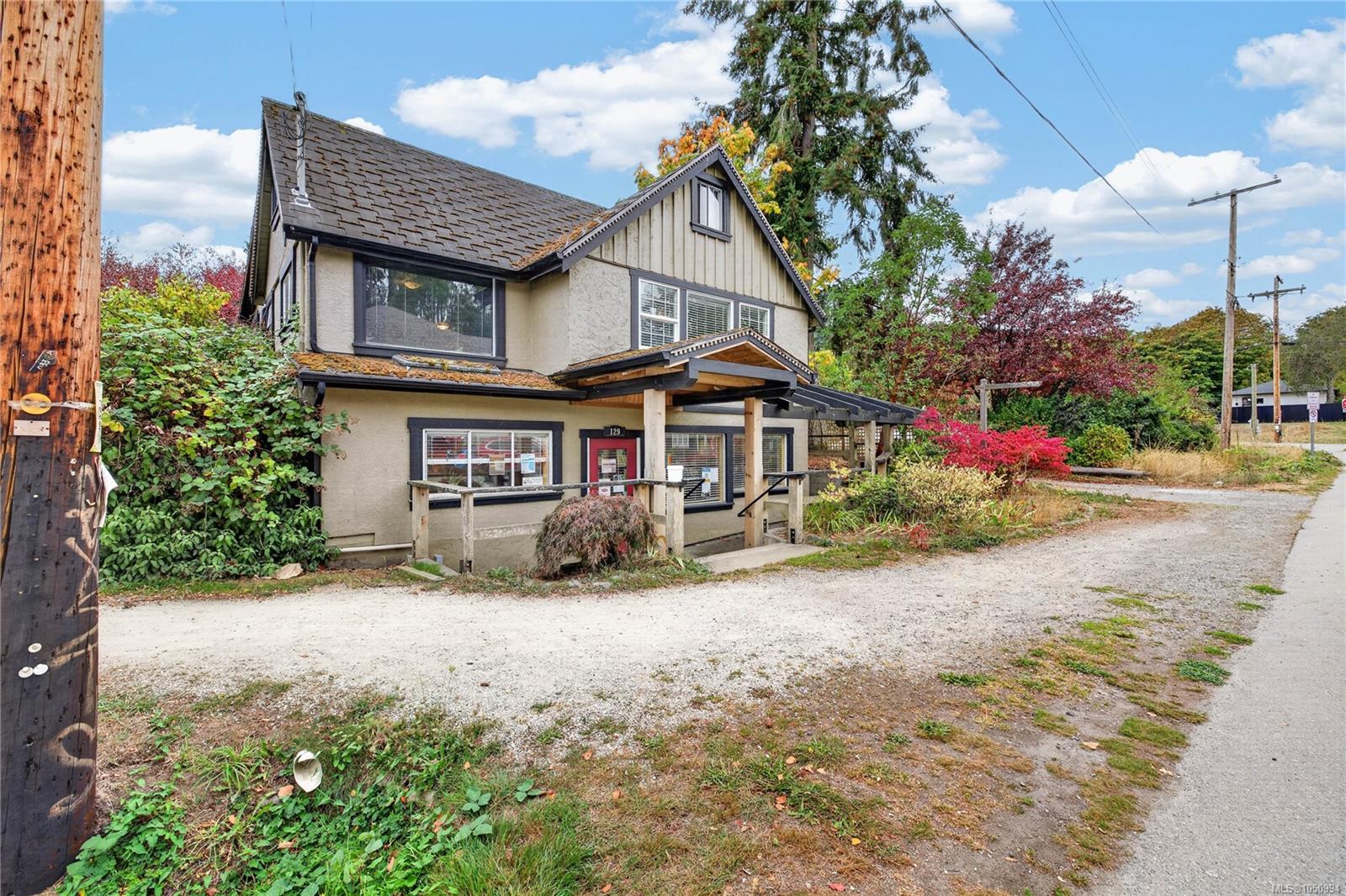 129 Hereford Ave