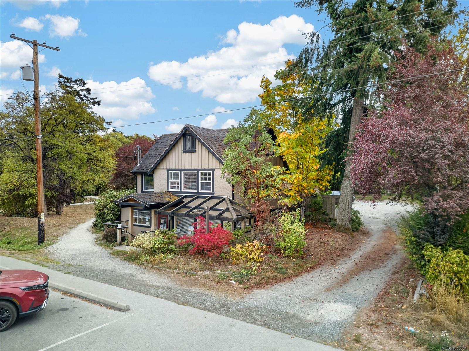 129 Hereford Ave