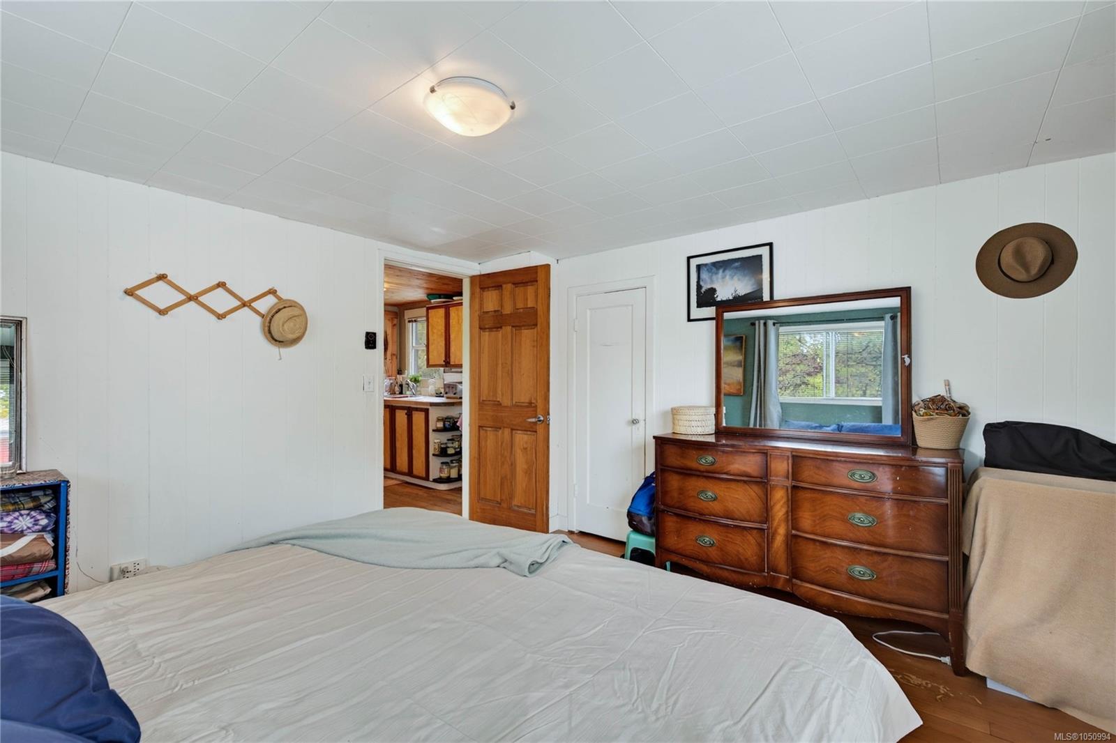 129 Hereford Ave