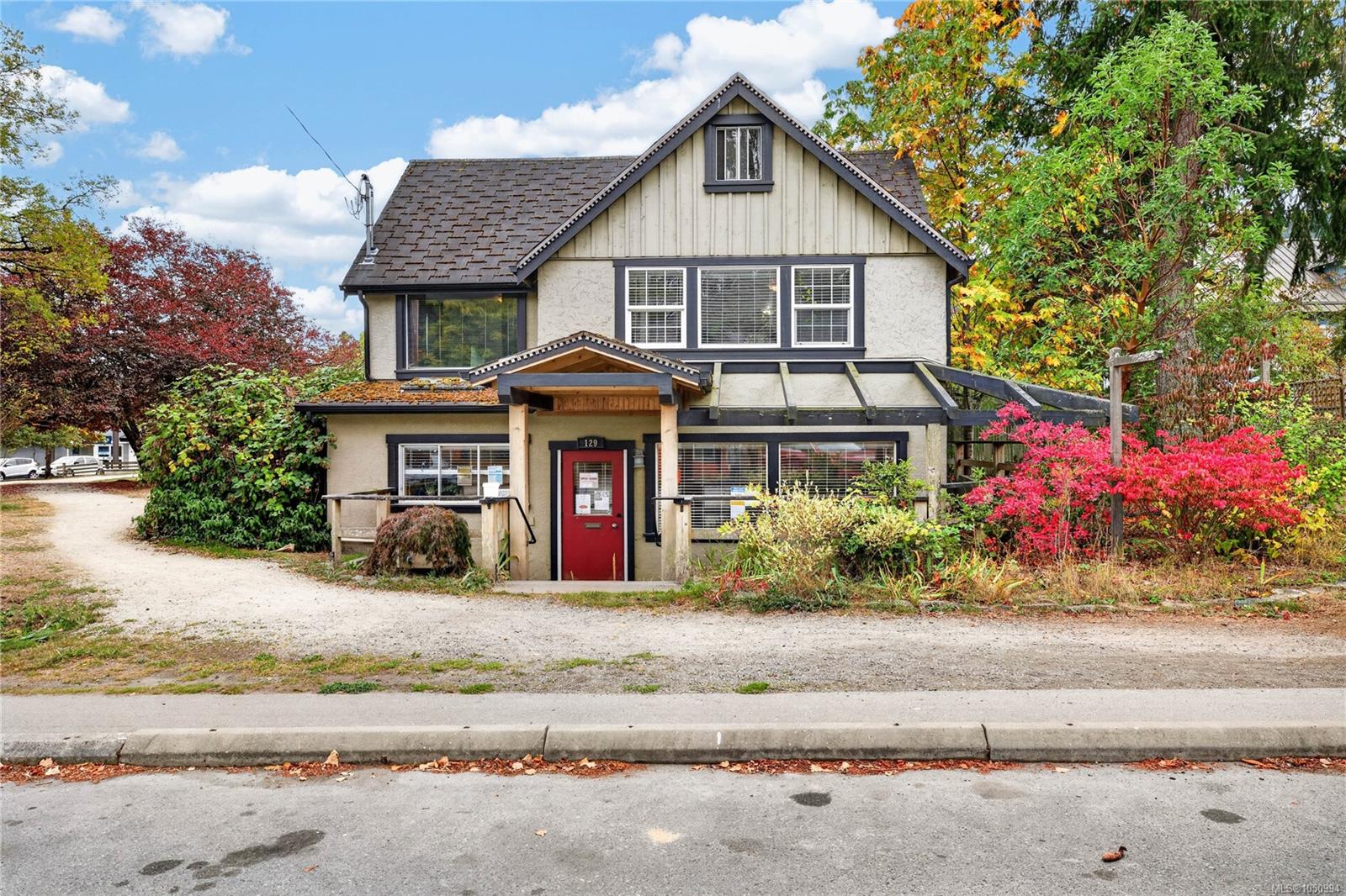 129 Hereford Ave