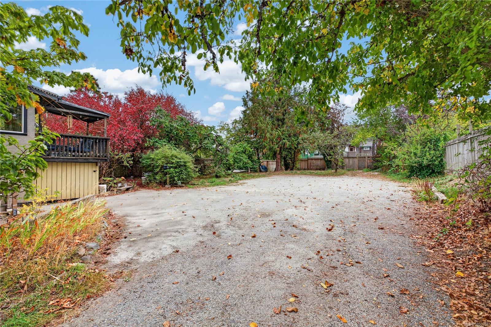 129 Hereford Ave