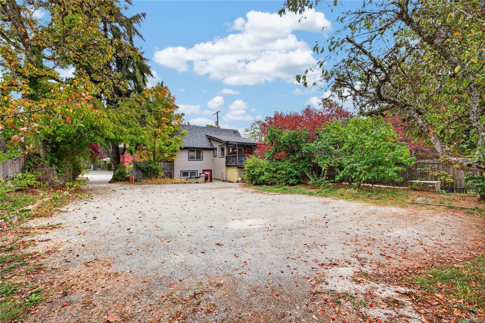129 Hereford Ave