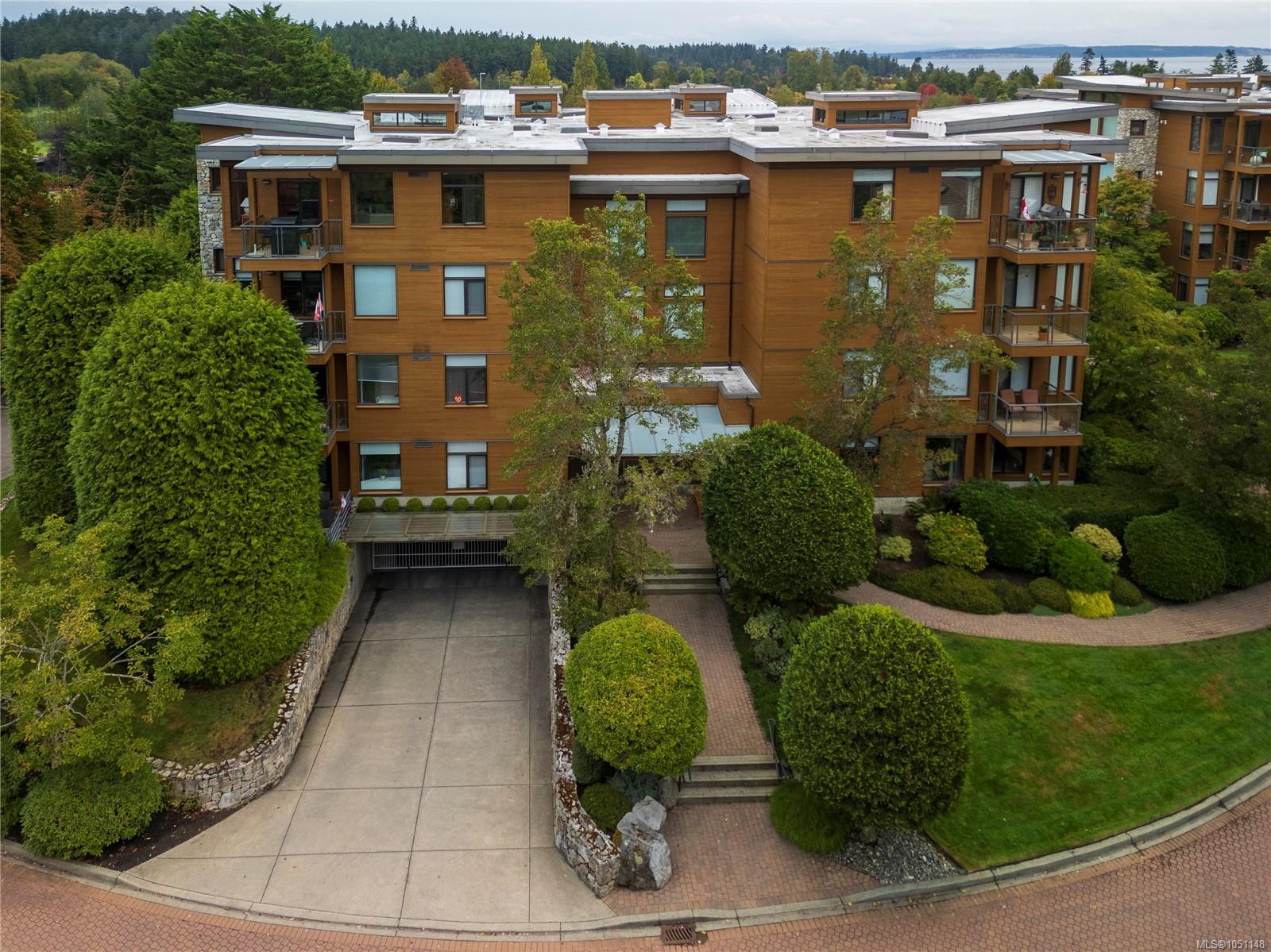 5329 Cordova Bay Rd #106