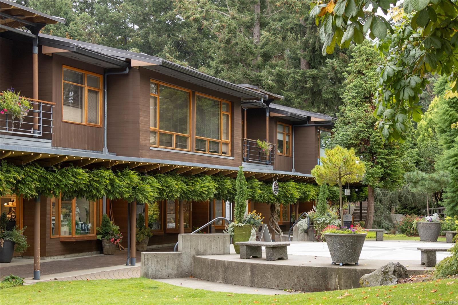 5329 Cordova Bay Rd #106