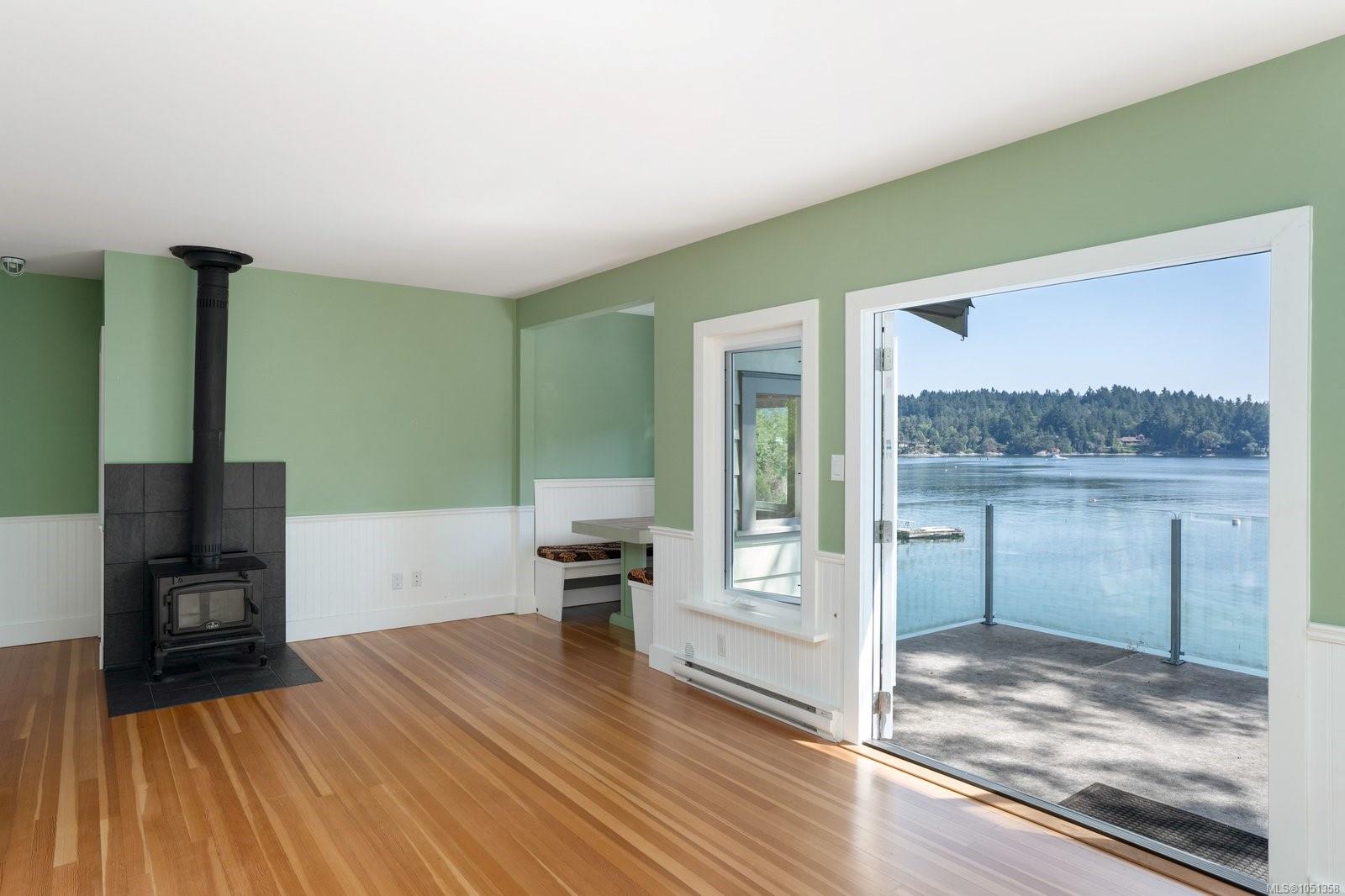389 Moses Point Rd