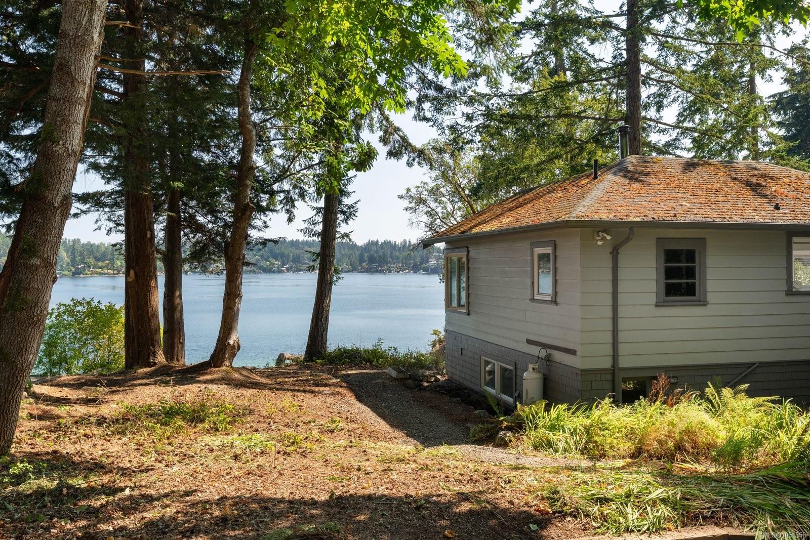 389 Moses Point Rd