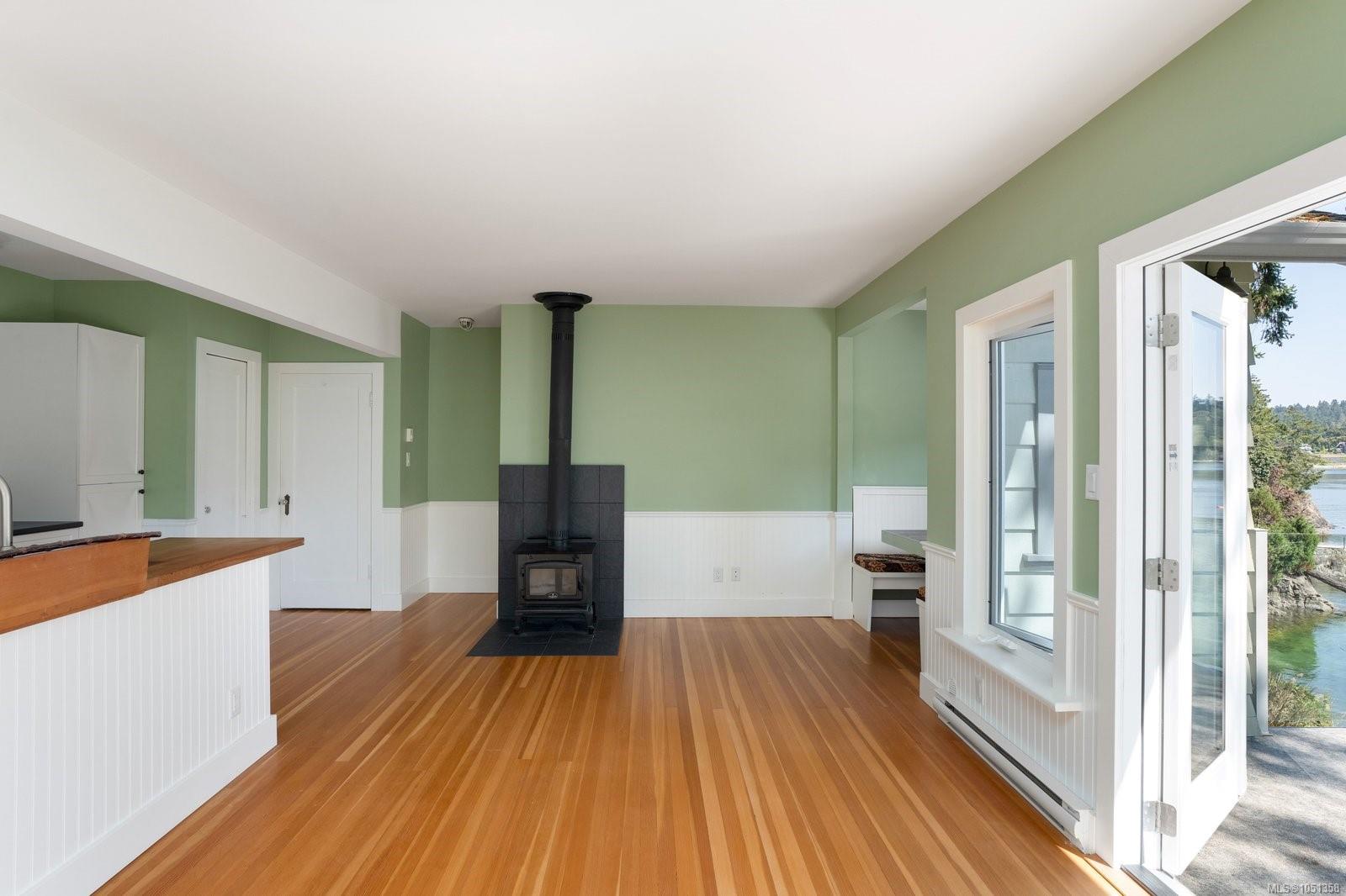 389 Moses Point Rd