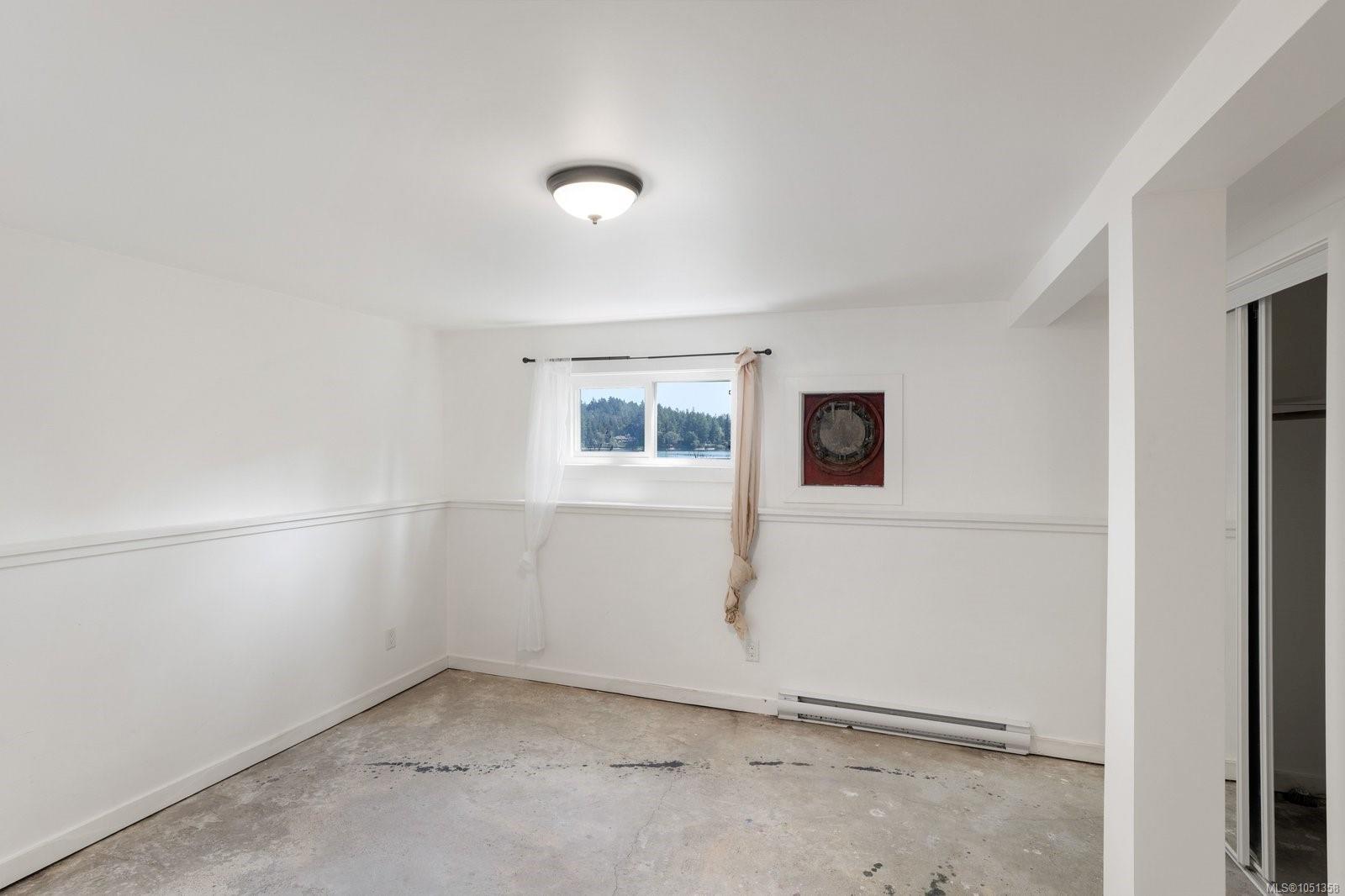 389 Moses Point Rd