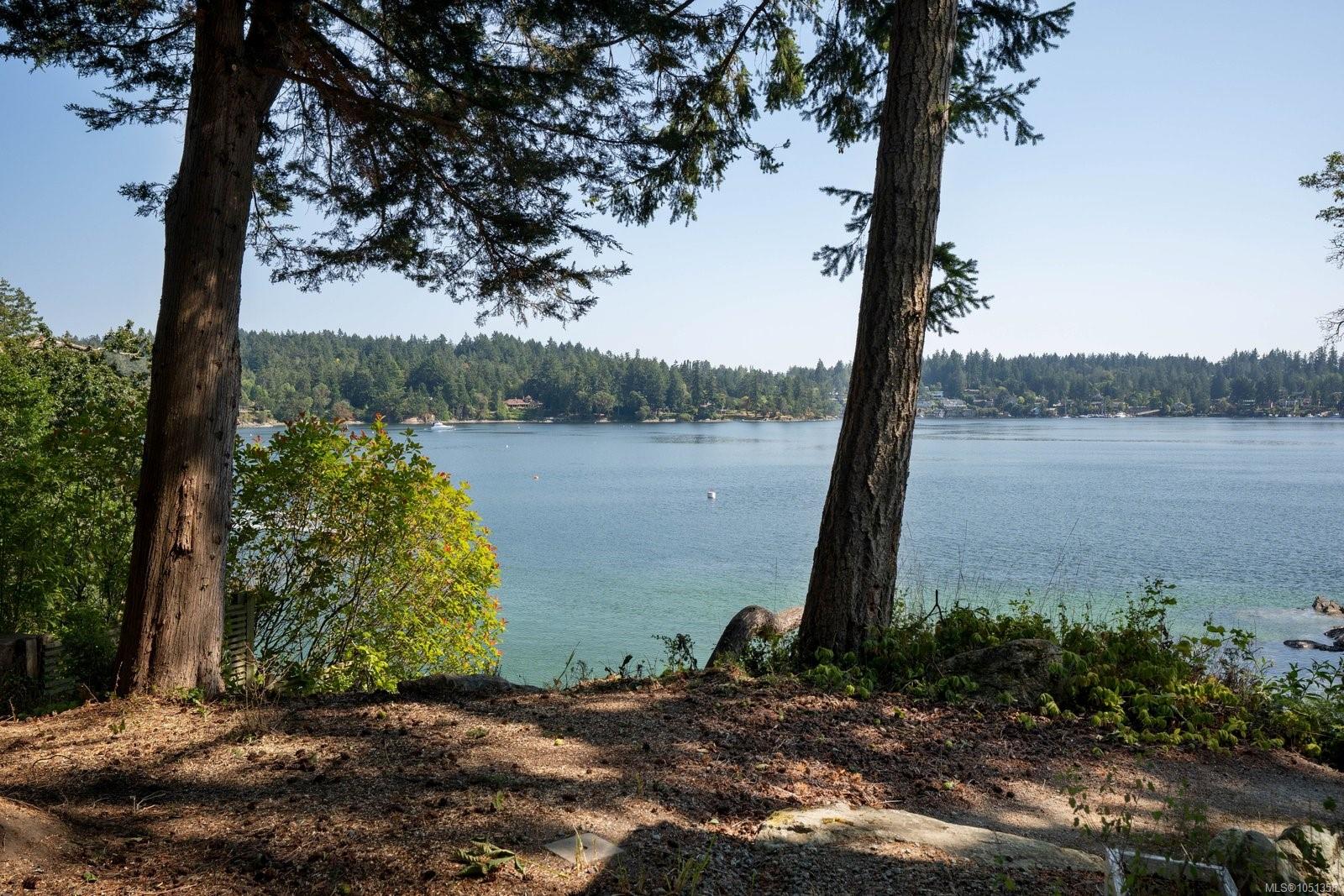 389 Moses Point Rd