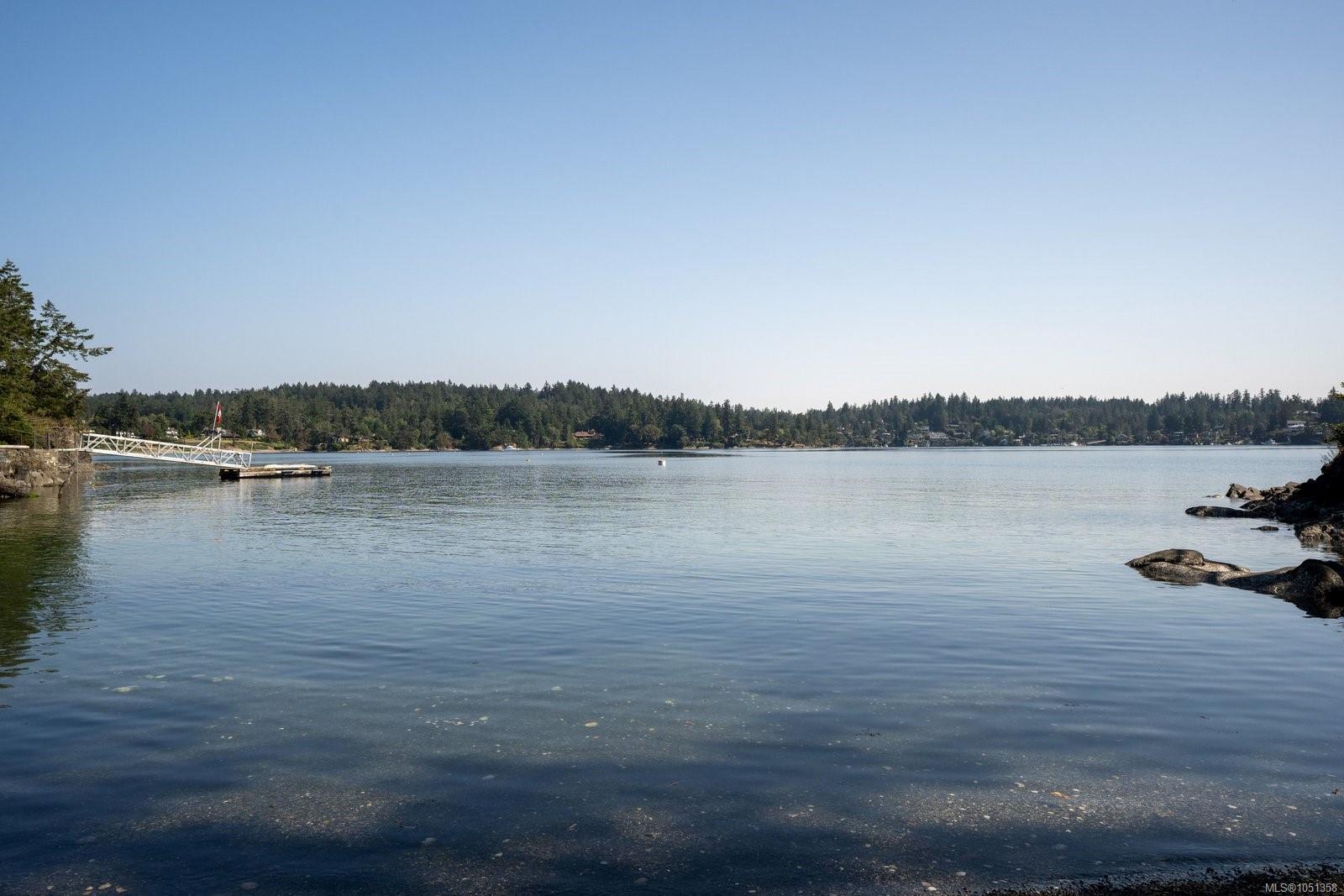 389 Moses Point Rd