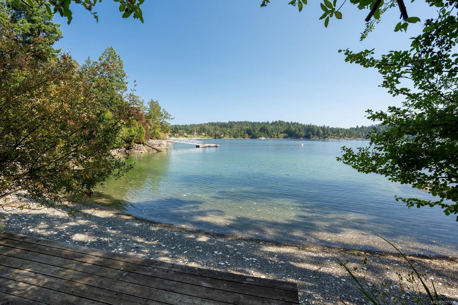 389 Moses Point Rd