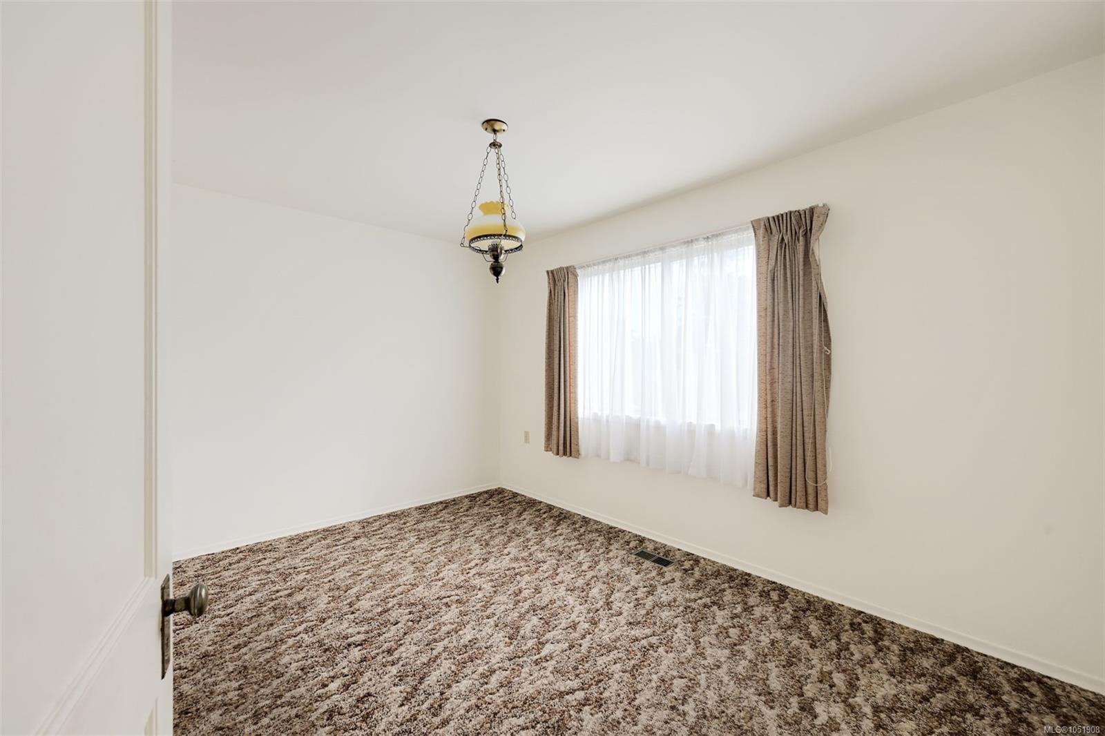 948 Dunsmuir Rd