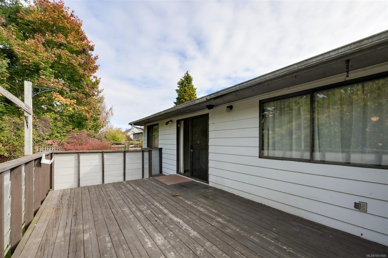 948 Dunsmuir Rd