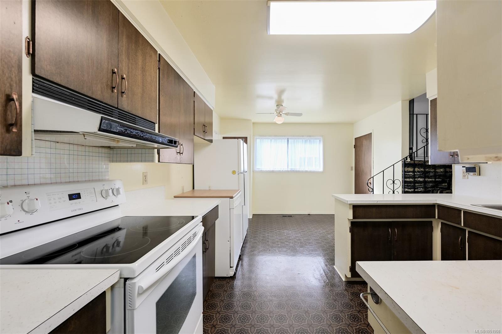 948 Dunsmuir Rd