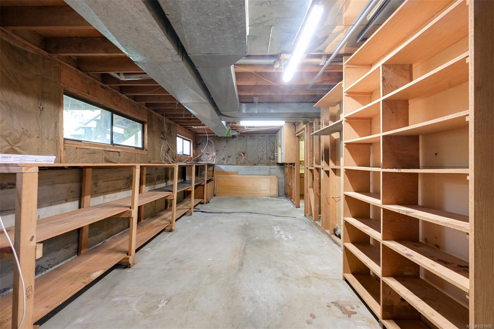 948 Dunsmuir Rd