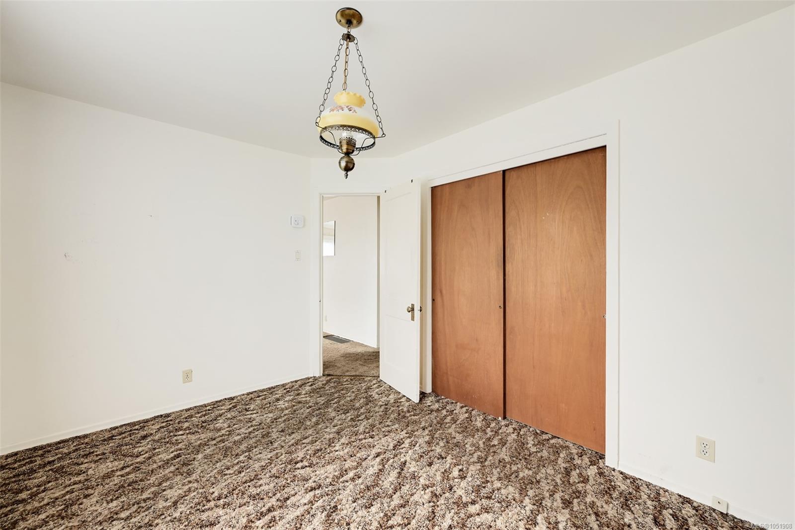 948 Dunsmuir Rd