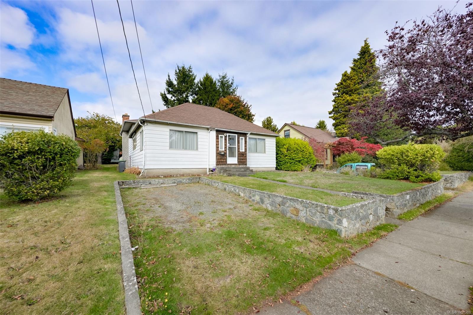 948 Dunsmuir Rd