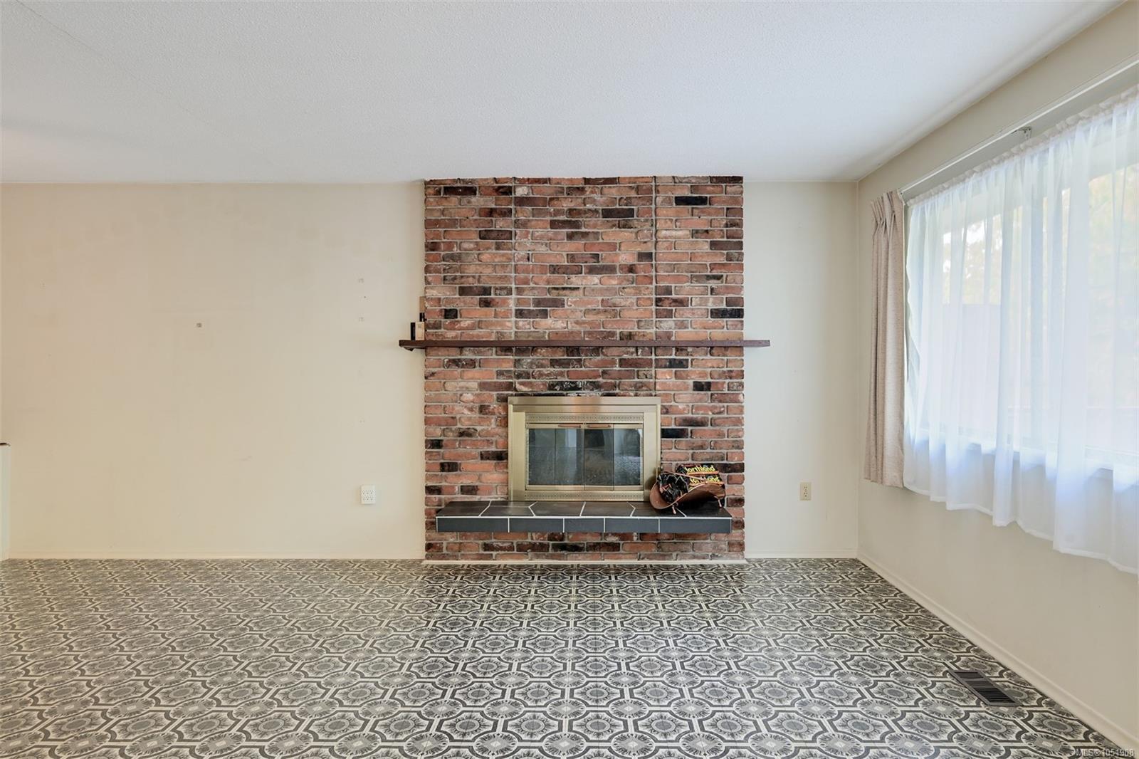 948 Dunsmuir Rd