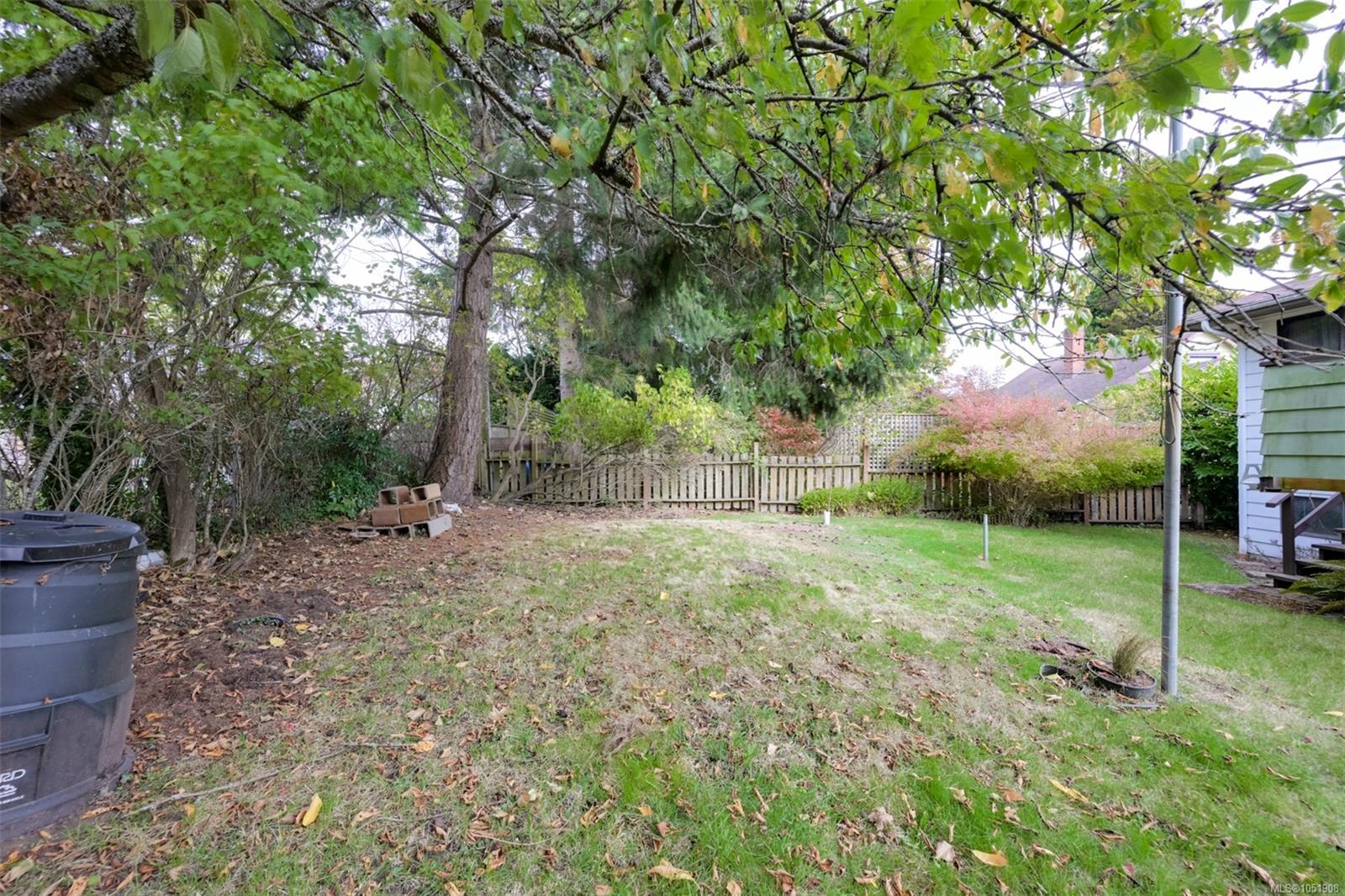 948 Dunsmuir Rd