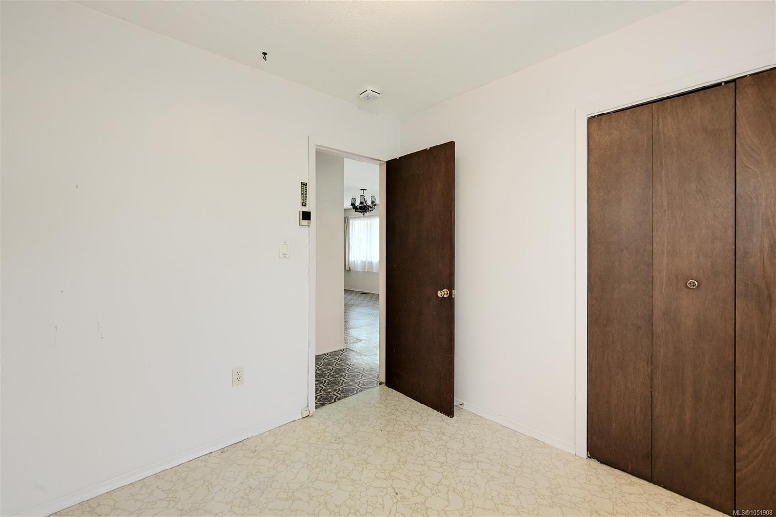 948 Dunsmuir Rd