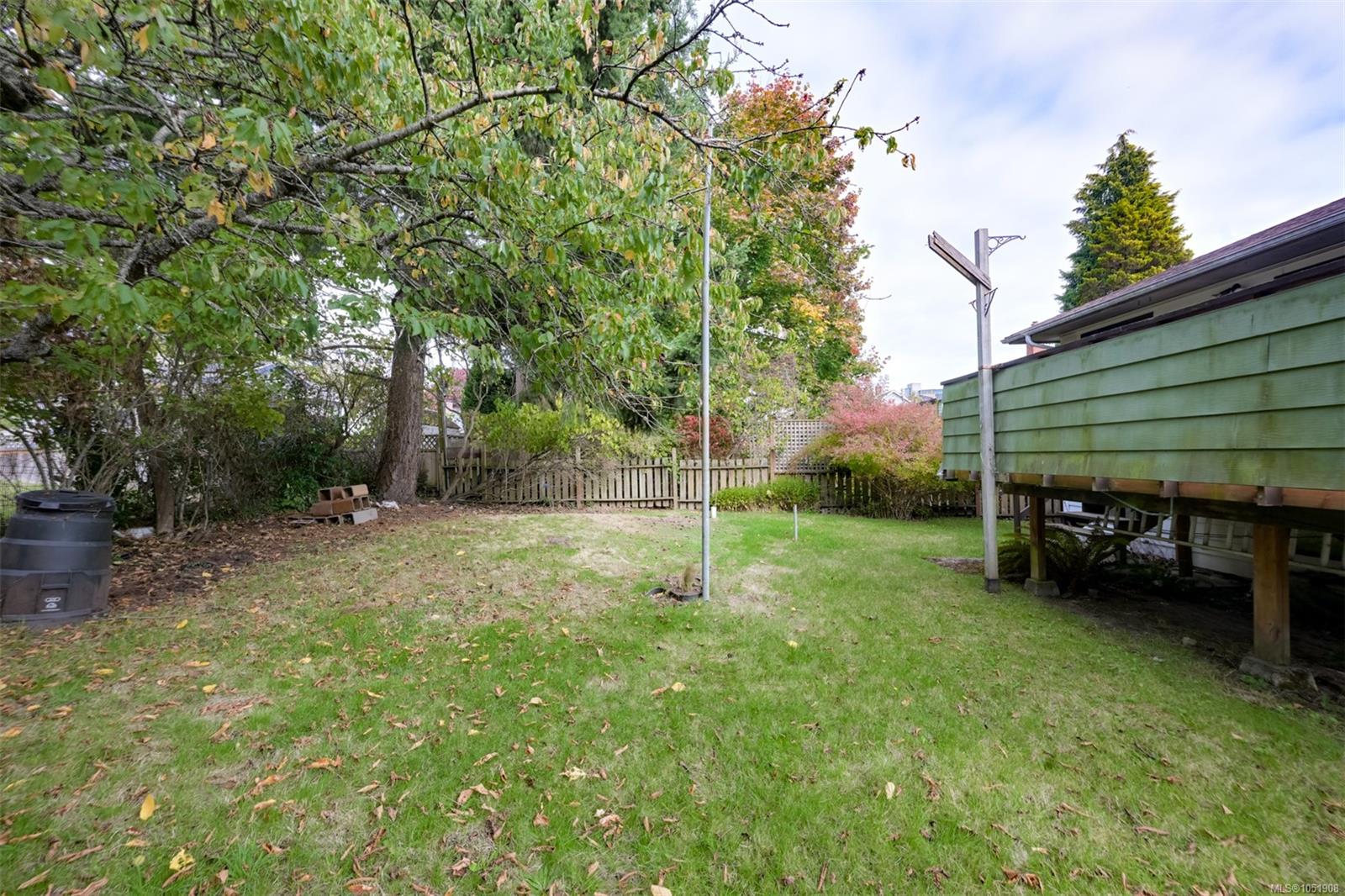 948 Dunsmuir Rd
