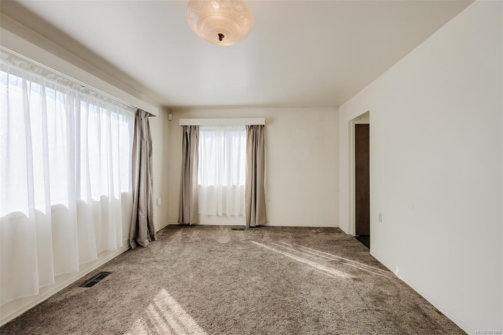 948 Dunsmuir Rd