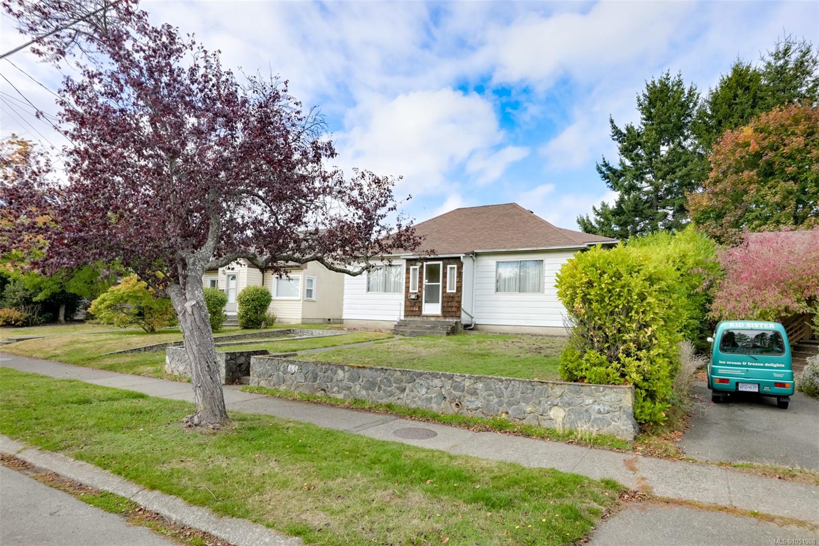 948 Dunsmuir Rd